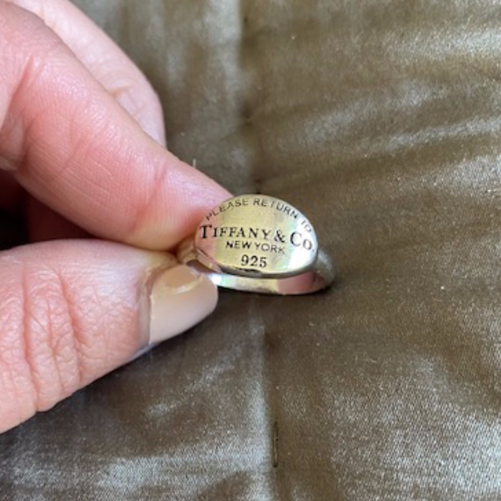 Return to Tiffany & Co. Oval Ring 6.5